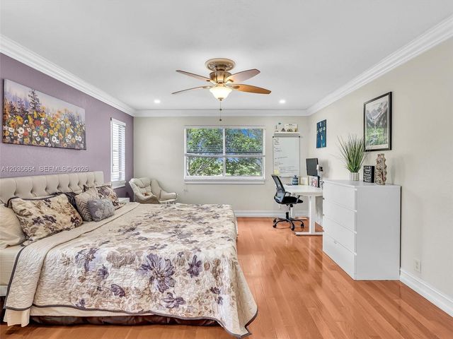 1581 Winterberry Ln, Weston, FL 33327