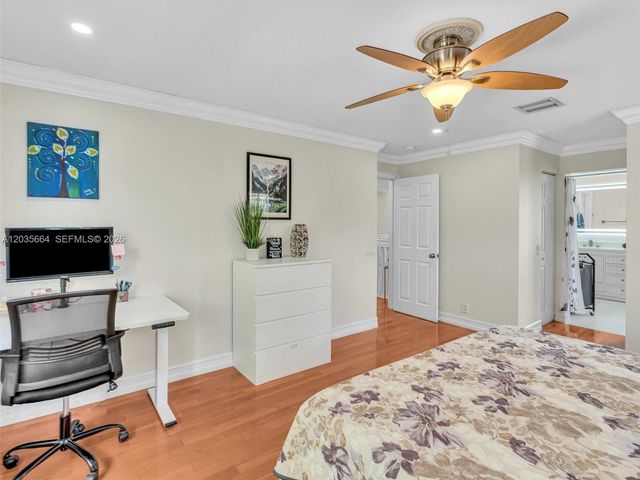1581 Winterberry Ln, Weston, FL 33327