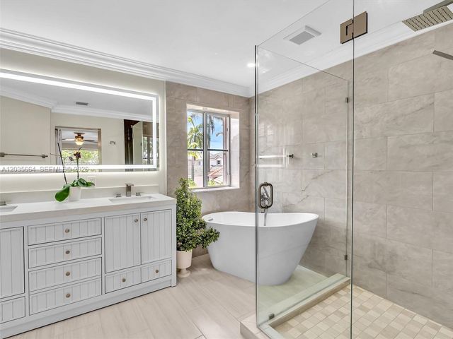 1581 Winterberry Ln, Weston, FL 33327