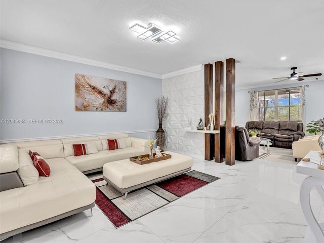 1581 Winterberry Ln, Weston, FL 33327