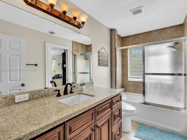 1581 Winterberry Ln, Weston, FL 33327