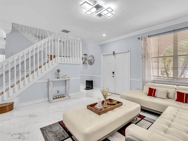 1581 Winterberry Ln, Weston, FL 33327