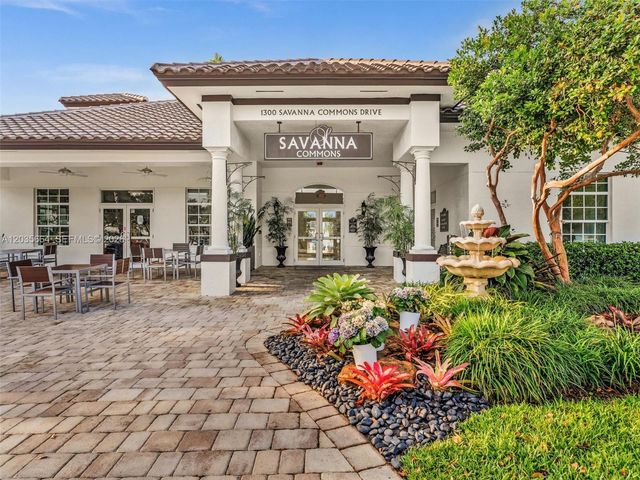 1581 Winterberry Ln, Weston, FL 33327