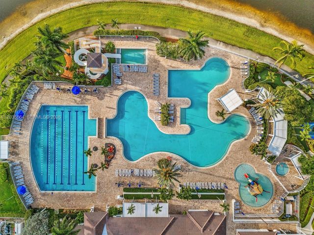 1581 Winterberry Ln, Weston, FL 33327