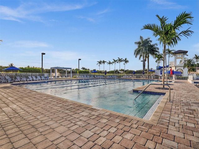 1581 Winterberry Ln, Weston, FL 33327