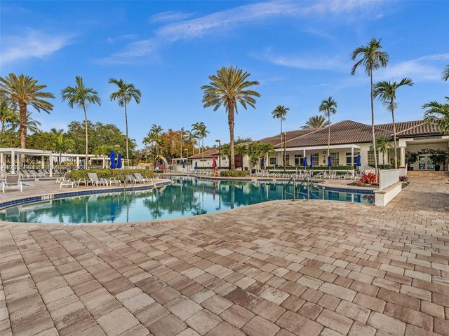 1581 Winterberry Ln, Weston, FL 33327