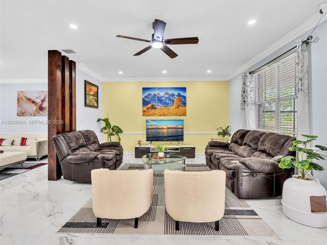 1581 Winterberry Ln, Weston, FL 33327
