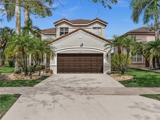 1581 Winterberry Ln, Weston, FL 33327