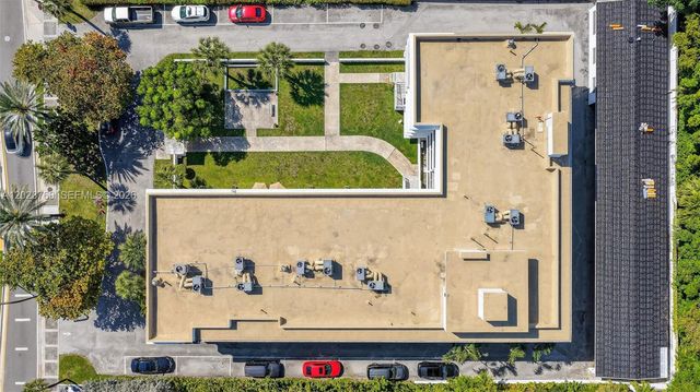 10240 Collins Ave 207, Bal Harbour, FL 33154