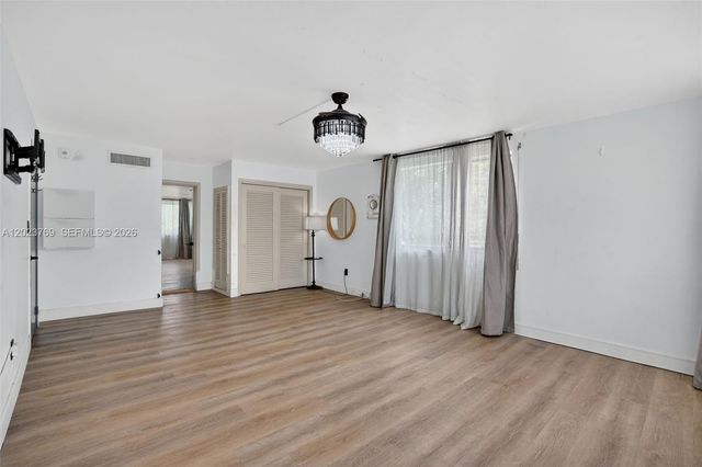 10240 Collins Ave 207, Bal Harbour, FL 33154