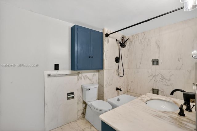10240 Collins Ave 207, Bal Harbour, FL 33154