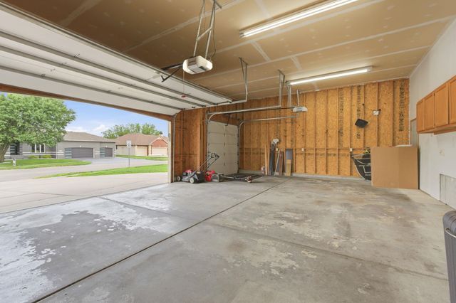 1760 E Tiara Pines St, Derby, KS 67037