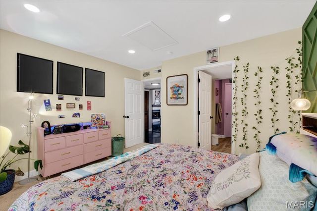 1500 Surrey Lane D, St Charles, MO 63304