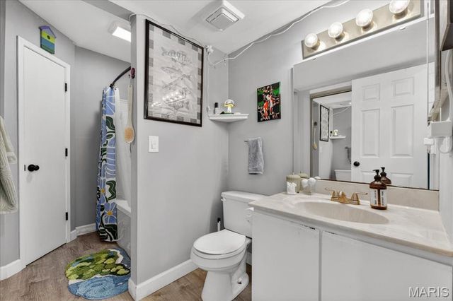 1500 Surrey Lane D, St Charles, MO 63304