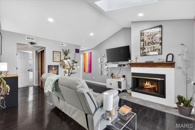 1500 Surrey Lane D, St Charles, MO 63304