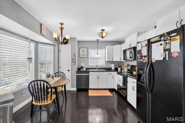 1500 Surrey Lane D, St Charles, MO 63304