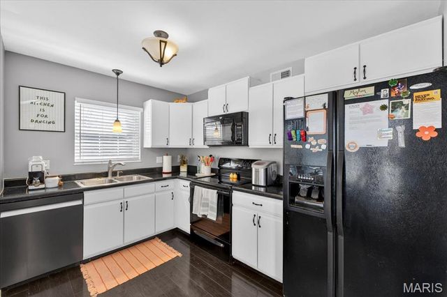 1500 Surrey Lane D, St Charles, MO 63304