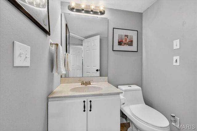 1500 Surrey Lane D, St Charles, MO 63304