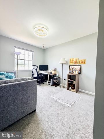 4232 STOCKBRIDGE DR, Dumfries, VA 22025