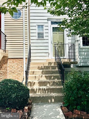 4232 STOCKBRIDGE DR, Dumfries, VA 22025