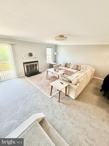 4232 STOCKBRIDGE DR, Dumfries, VA 22025