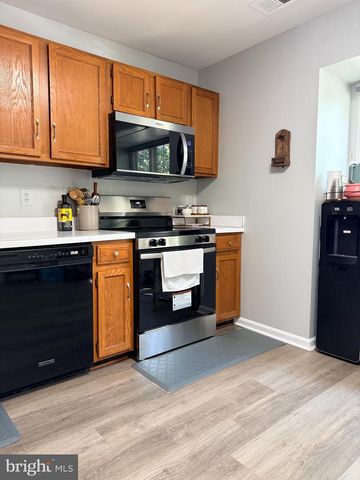 4232 STOCKBRIDGE DR, Dumfries, VA 22025