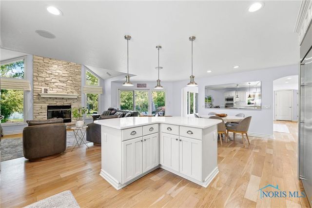 7920 N Shoreline Drive, Holland, OH 43528