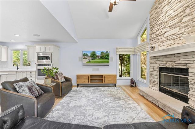 7920 N Shoreline Drive, Holland, OH 43528