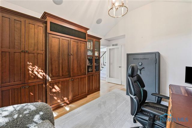 7920 N Shoreline Drive, Holland, OH 43528