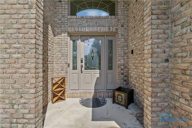 7920 N Shoreline Drive, Holland, OH 43528