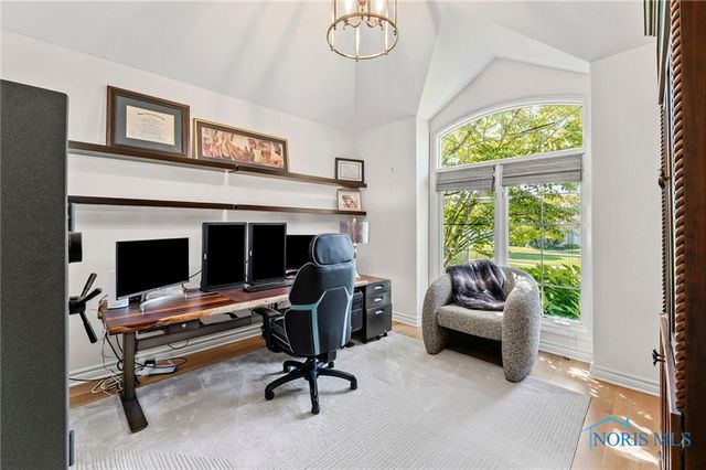 7920 N Shoreline Drive, Holland, OH 43528