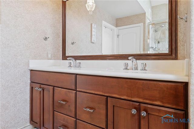 7920 N Shoreline Drive, Holland, OH 43528