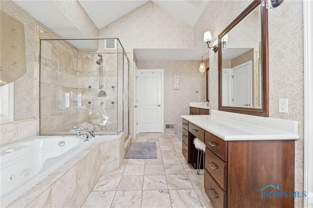 7920 N Shoreline Drive, Holland, OH 43528