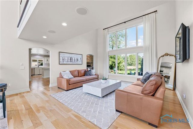 7920 N Shoreline Drive, Holland, OH 43528