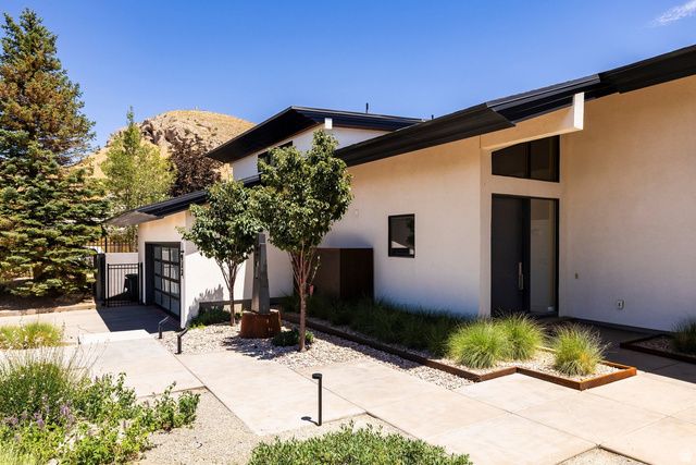972 N CHURCHILL DR, Salt Lake City, UT 84103