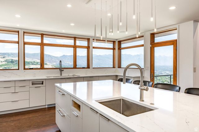 972 N CHURCHILL DR, Salt Lake City, UT 84103