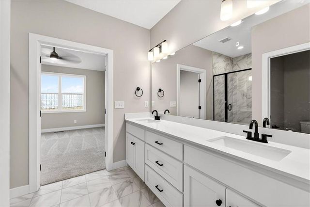 24982 W 94th Place, Lenexa, KS 66227