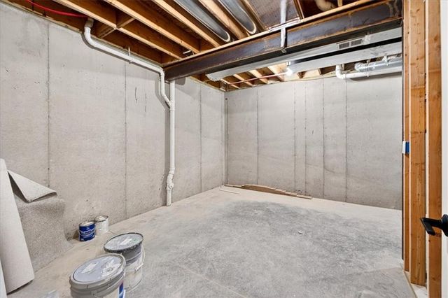 24982 W 94th Place, Lenexa, KS 66227