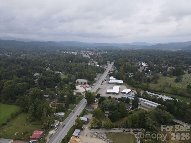 1 Main Entrance Street, Brevard, NC 28712
