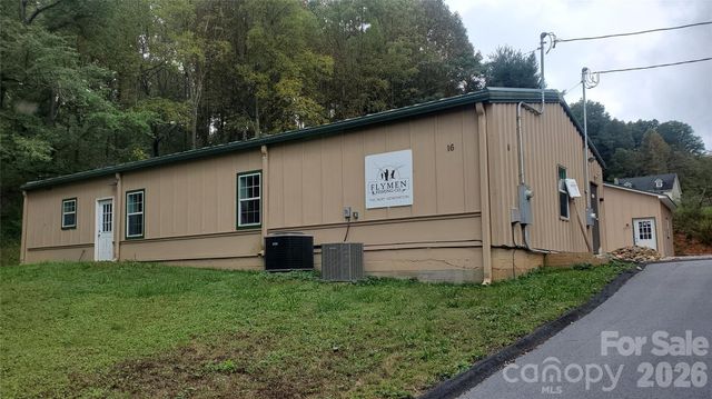 1 Main Entrance Street, Brevard, NC 28712