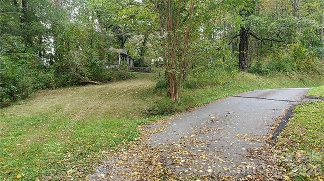 1 Main Entrance Street, Brevard, NC 28712