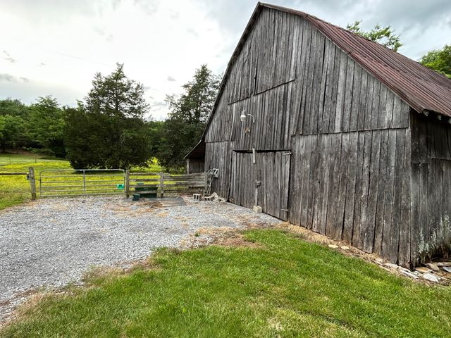 6960 Millersburg Rd, Christiana, TN 37037