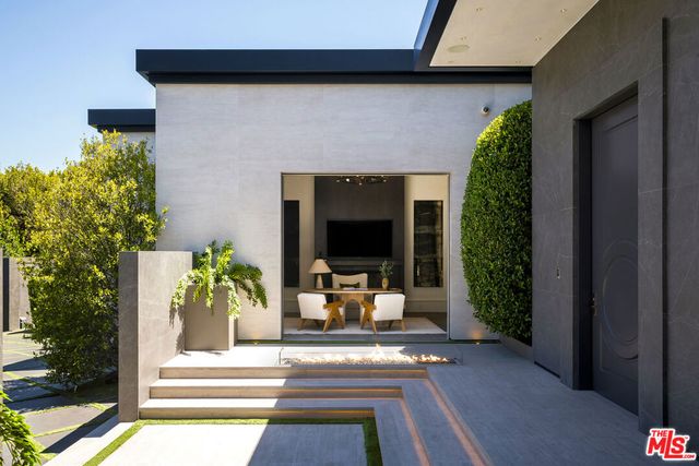 145 N Mapleton Drive, Los Angeles, CA 90077