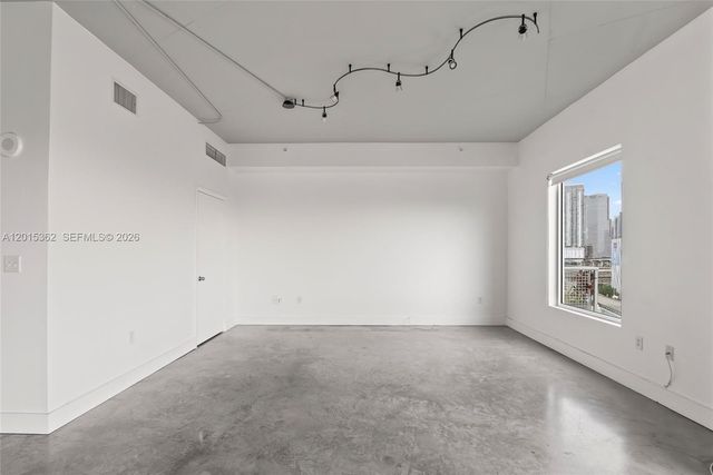 10 SW South River Dr 1006, Miami, FL 33130
