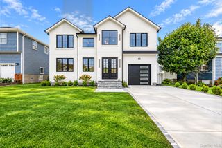 24 Midway Street, Babylon, NY 11702