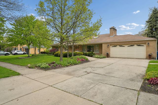 459 E Ridge Avenue, Elmhurst, IL 60126