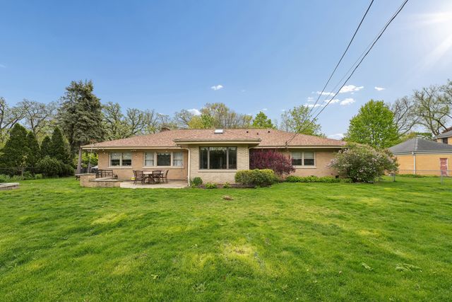 459 E Ridge Avenue, Elmhurst, IL 60126