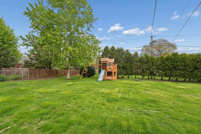 459 E Ridge Avenue, Elmhurst, IL 60126