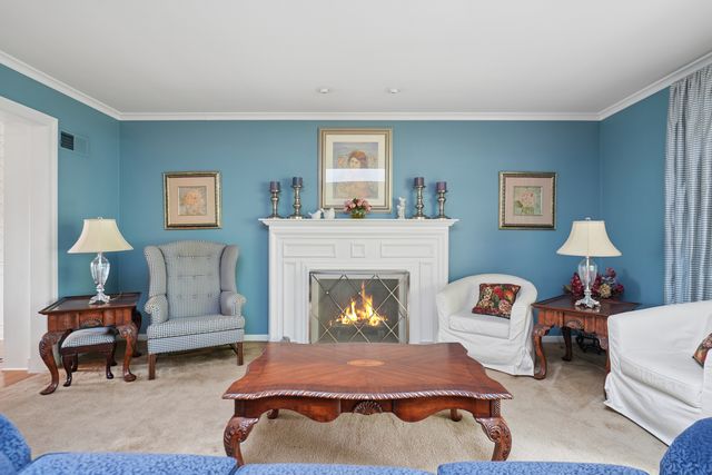 459 E Ridge Avenue, Elmhurst, IL 60126