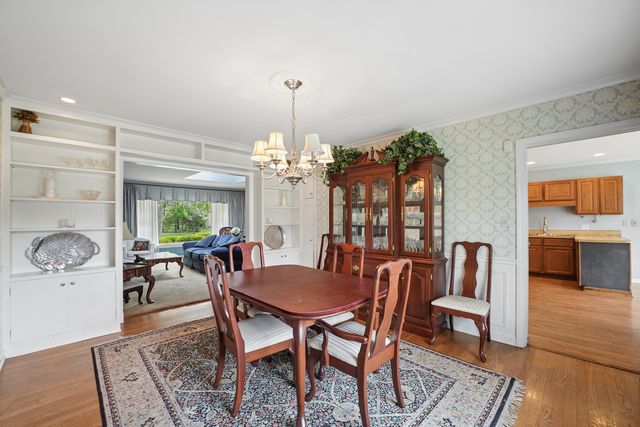 459 E Ridge Avenue, Elmhurst, IL 60126